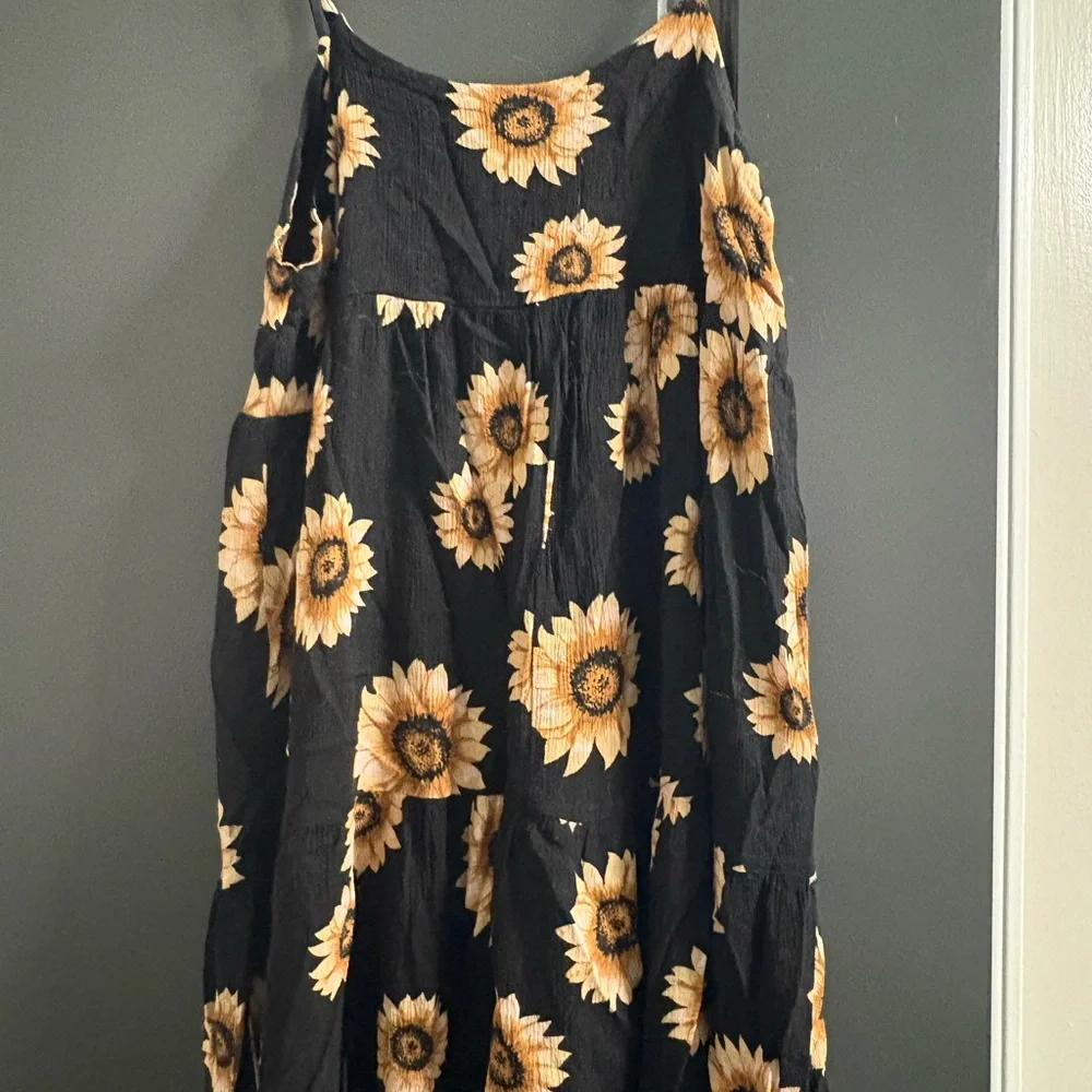 Sunflower Print Black Dress - Picture 5 of 5